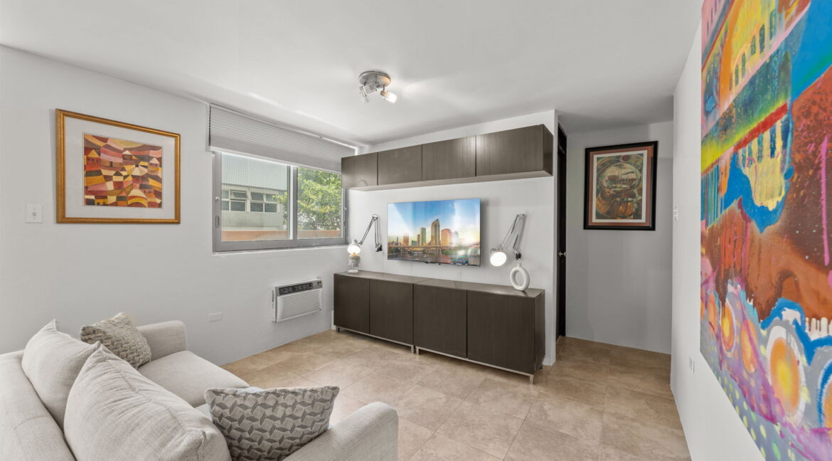 18-web-or-mls-Giselle Stowell - 57 C-6728