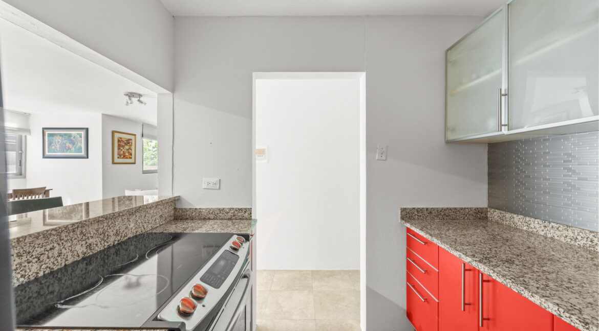 4-web-or-mls-Giselle Stowell - 57 C-6611