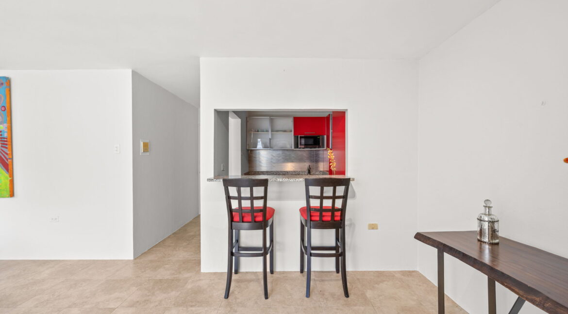 9-web-or-mls-Giselle Stowell - 57 C-6656